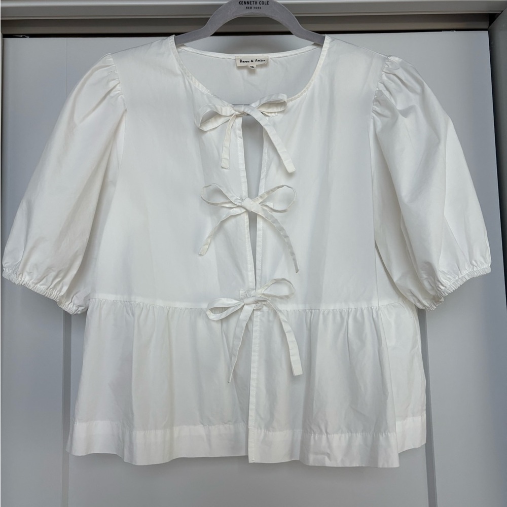 Chic White Bow-Accent Blouse